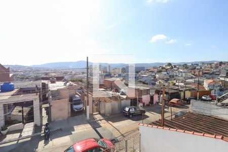 Casa à venda com 330m², 4 quartos e 4 vagas Casa à venda com 330m², 4 quartos e 4 vagasVista