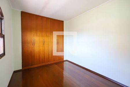 Casa à venda com 330m², 4 quartos e 4 vagas Casa à venda com 330m², 4 quartos e 4 vagasQuarto 4