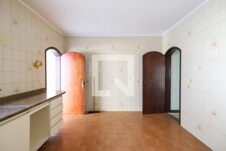 Casa à venda com 330m², 4 quartos e 4 vagas Casa à venda com 330m², 4 quartos e 4 vagasCozinha