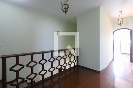 Casa à venda com 330m², 4 quartos e 4 vagas Casa à venda com 330m², 4 quartos e 4 vagasCorredor