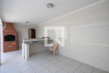 Casa à venda com 330m², 4 quartos e 4 vagas Casa à venda com 330m², 4 quartos e 4 vagasVaranda
