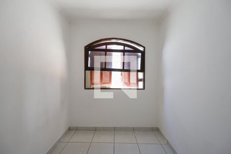Casa à venda com 330m², 4 quartos e 4 vagas Casa à venda com 330m², 4 quartos e 4 vagasQuarto extra