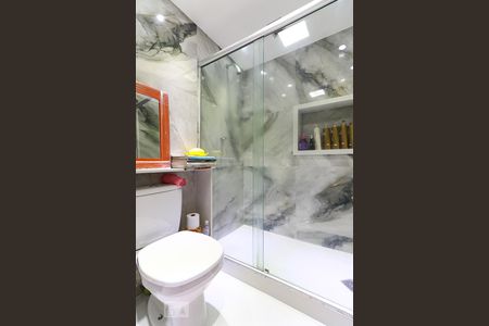 Apartamento à venda com 72m², 1 quarto e 1 vaga Apartamento à venda com 72m², 1 quarto e 1 vagaBanheiro da Suíte