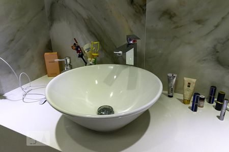 Apartamento à venda com 72m², 1 quarto e 1 vaga Apartamento à venda com 72m², 1 quarto e 1 vagaBanheiro da Suíte