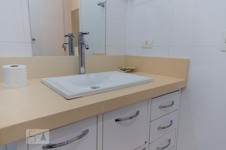 Apartamento à venda com 241m², 3 quartos e 3 vagasBanheiro da suite 2
