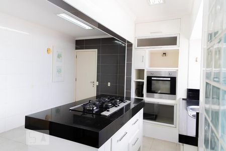 Apartamento à venda com 241m², 3 quartos e 3 vagasCozinha