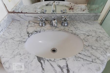 Apartamento à venda com 241m², 3 quartos e 3 vagasBanheiro da suite 3