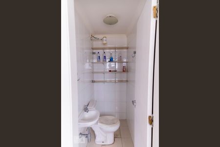 Apartamento à venda com 241m², 3 quartos e 3 vagasBanheiro de serviço