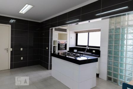 Apartamento à venda com 241m², 3 quartos e 3 vagasCozinha
