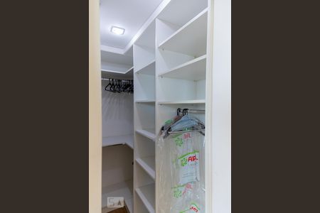 Apartamento à venda com 241m², 3 quartos e 3 vagasCloset da suite