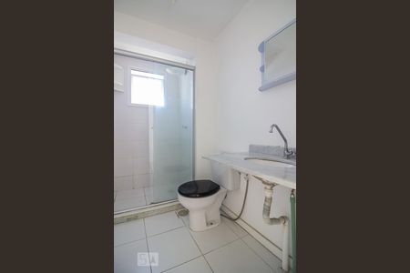 Banheiro de apartamento à venda com 2 quartos, 52m² em Centro Histórico, Porto Alegre