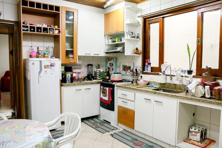 Casa para alugar com 100m², 2 quartos e 2 vagas Casa para alugar com 100m², 2 quartos e 2 vagasCozinha