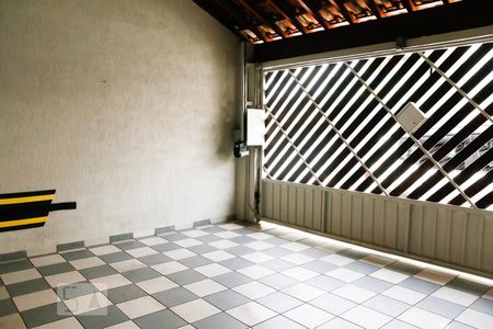 Casa para alugar com 100m², 2 quartos e 2 vagas Casa para alugar com 100m², 2 quartos e 2 vagasGaragem