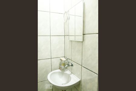 Lavabo de casa para alugar com 2 quartos, 100m² em Jardim Ubirajara, São Paulo