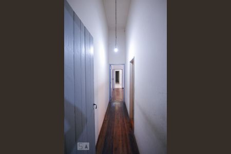 Corredor de casa à venda com 6 quartos, 270m² em Lapa de Baixo, São Paulo