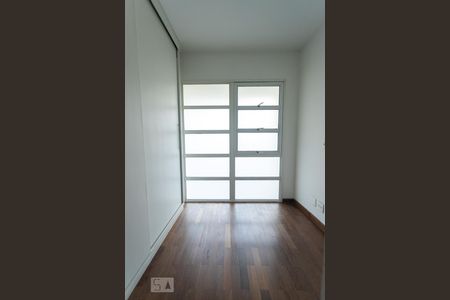 Apartamento para alugar com 61m², 1 quarto e 1 vaga Apartamento para alugar com 61m², 1 quarto e 1 vagaCloset do quarto