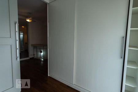 Apartamento para alugar com 61m², 1 quarto e 1 vaga Apartamento para alugar com 61m², 1 quarto e 1 vagaCloset do quarto