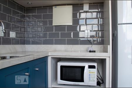 Cozinha de apartamento à venda com 1 quarto, 50m² em Alto da Rua Xv, Curitiba