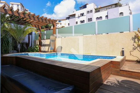 Apartamento à venda com 153m², 2 quartos e 2 vagasPiscina