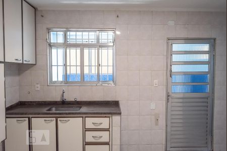 Casa à venda com 250m², 4 quartos e 2 vagas Casa à venda com 250m², 4 quartos e 2 vagasCasa 1 - Cozinha