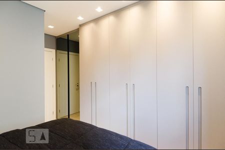 Apartamento à venda com 100m², 2 quartos e 2 vagasQuarto da suíte