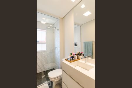 Apartamento à venda com 100m², 2 quartos e 2 vagasBanheiro da suíte