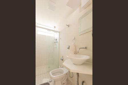 Banheiro de kitnet/studio para alugar com 1 quarto, 36m² em Bela Vista, São Paulo