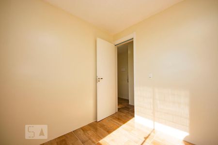 Quarto 1 de apartamento para alugar com 2 quartos, 42m² em Sarandi, Porto Alegre