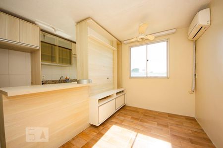 Sala  de apartamento para alugar com 2 quartos, 42m² em Sarandi, Porto Alegre