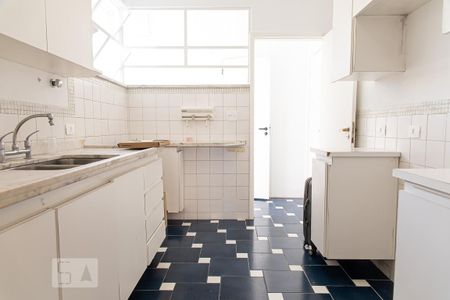 Cozinha de apartamento para alugar com 2 quartos, 130m² em Higienópolis, São Paulo