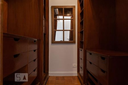Apartamento para alugar com 130m², 2 quartos e 1 vaga Apartamento para alugar com 130m², 2 quartos e 1 vagaCloset