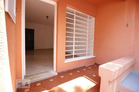 Casa para alugar com 80m², 1 quarto e 1 vagaEntrada