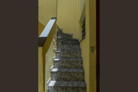 Casa para alugar com 180m², 5 quartos e 2 vagas Casa para alugar com 180m², 5 quartos e 2 vagasEscada Quintal