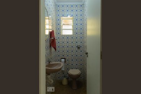 Casa para alugar com 180m², 5 quartos e 2 vagas Casa para alugar com 180m², 5 quartos e 2 vagasLavabo