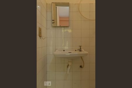 Casa para alugar com 180m², 5 quartos e 2 vagas Casa para alugar com 180m², 5 quartos e 2 vagasBanheiro da Suíte - Quarto de Serviço