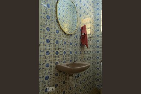 Casa para alugar com 180m², 5 quartos e 2 vagas Casa para alugar com 180m², 5 quartos e 2 vagasLavabo