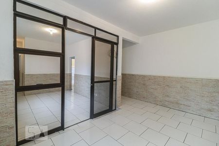 Sala 1 de casa para alugar com 2 quartos, 55m² em Taquara, Rio de Janeiro