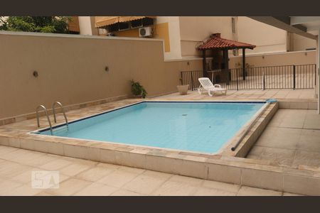 Apartamento à venda com 75m², 2 quartos e 1 vagaÁrea comum - Piscina