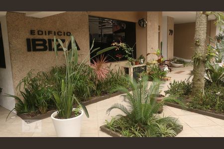 Apartamento à venda com 75m², 2 quartos e 1 vagaFachada do bloco