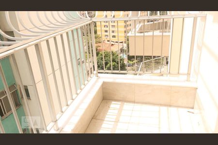 Apartamento à venda com 75m², 2 quartos e 1 vagaVaranda do Quarto