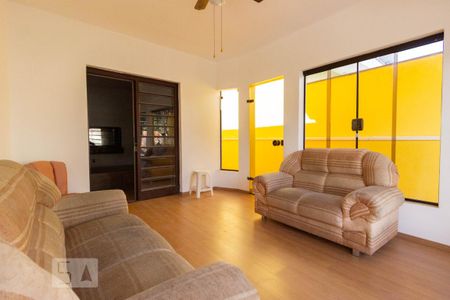 Sala de casa para alugar com 2 quartos, 179m² em Vila Santa Maria, São Paulo