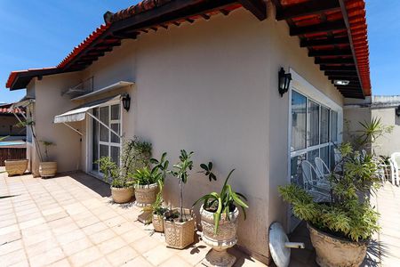 Apartamento à venda com 420m², 5 quartos e 2 vagas Apartamento à venda com 420m², 5 quartos e 2 vagasVaranda