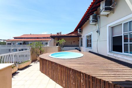 Apartamento à venda com 420m², 5 quartos e 2 vagas Apartamento à venda com 420m², 5 quartos e 2 vagasPiscina