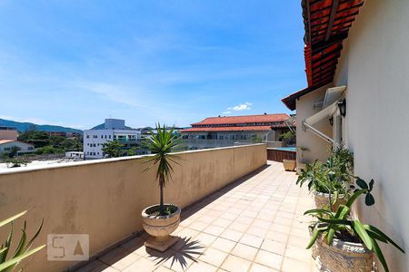 Apartamento à venda com 420m², 5 quartos e 2 vagas Apartamento à venda com 420m², 5 quartos e 2 vagasVaranda