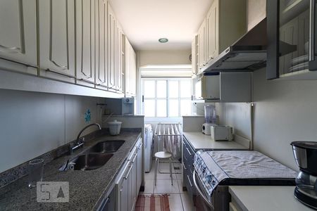 Apartamento à venda com 420m², 5 quartos e 2 vagas Apartamento à venda com 420m², 5 quartos e 2 vagasCozinha