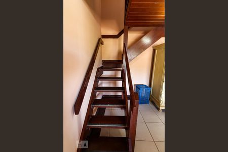 Apartamento à venda com 420m², 5 quartos e 2 vagas Apartamento à venda com 420m², 5 quartos e 2 vagasEscada