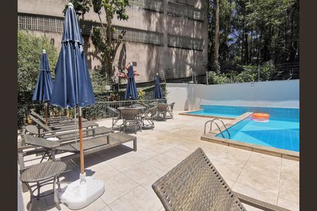 Apartamento à venda com 79m², 3 quartos e 2 vagas Apartamento à venda com 79m², 3 quartos e 2 vagasÁrea comum - Piscina