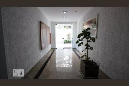 Apartamento para alugar com 70m², 3 quartos e 2 vagasHall social