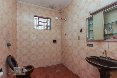 Casa à venda com 130m², 4 quartos e 1 vagaBanheiro 