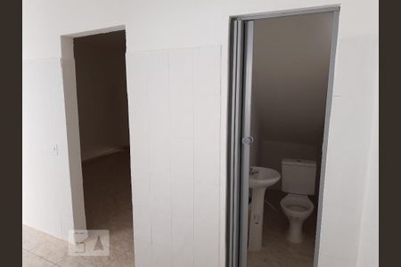 Casa de condomínio para alugar com 60m², 2 quartos e sem vagaCozinha com banheiro no local 